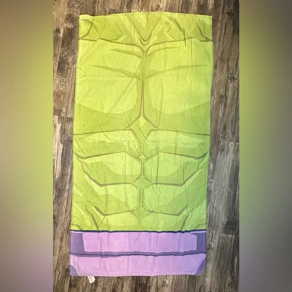 Lot Of 3 Kids Beach Pool Towels. Hulk, Sharks, Descendants‎